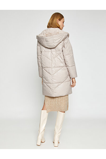 Koton Дълго пухено яке с плюшена яка и качулка