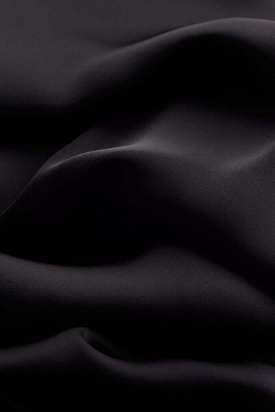 H&M تنورة ساتان من MAMA