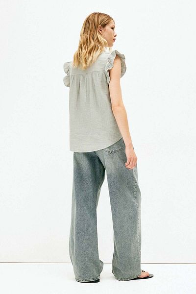 H&M Flutter-sleeved muslin blouse