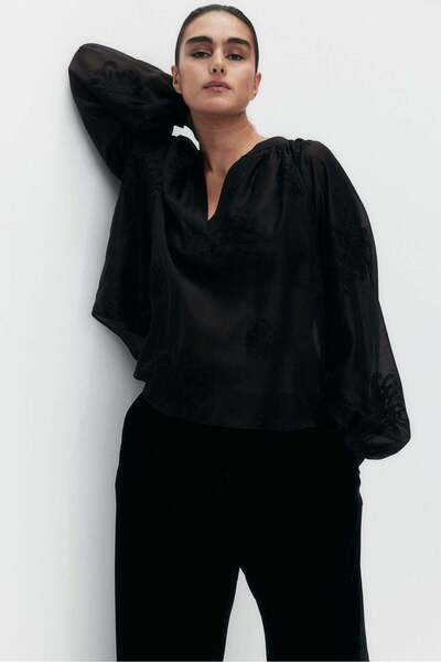 H&M Embroidered blouse