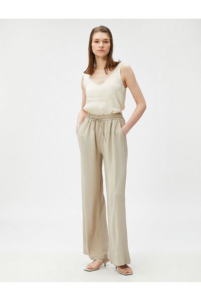Koton Bequeme Hose mit weitem Bein und Bindebund