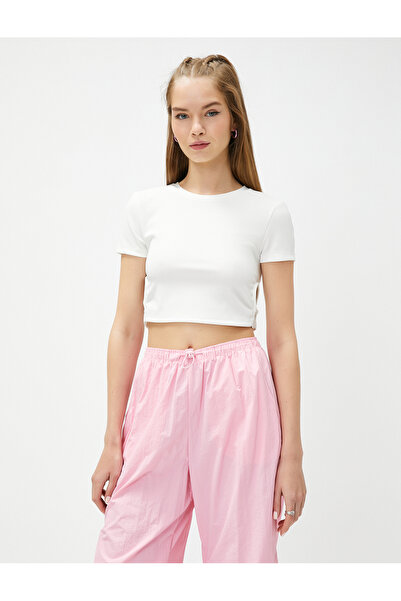 Koton Tričko Basic Crop s výstřihem z okenního detailu