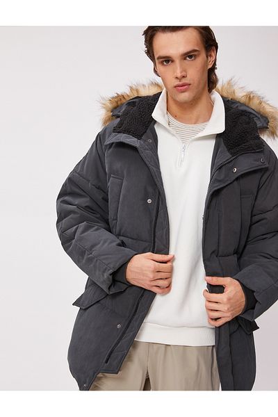Koton Puffer Jacket Detail z umělé kožešiny s kapucí, kapsa na zip