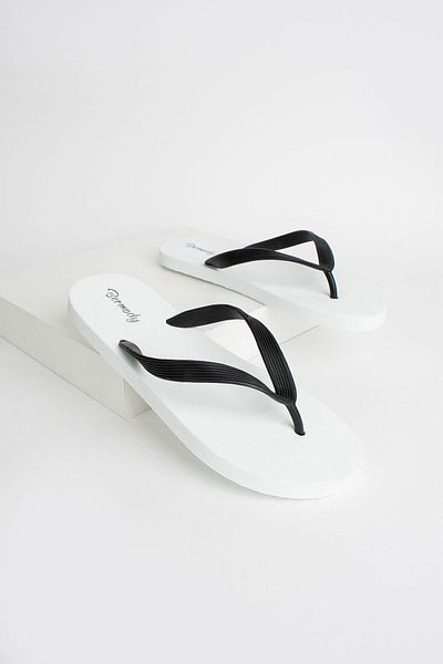 Bermody Men's Comfortable Flip Flops White Beach Slippers Flip Flops