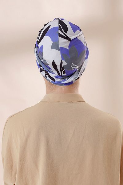 Differenza Boneta înfășurată cu model Roseum violet