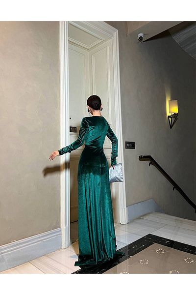 Trendusfashion Βελούδινο μακρυμάνικο βραδινό φόρεμα με λεπτομέρεια από πέτρα - Κομψό και κομψό σχέδιο