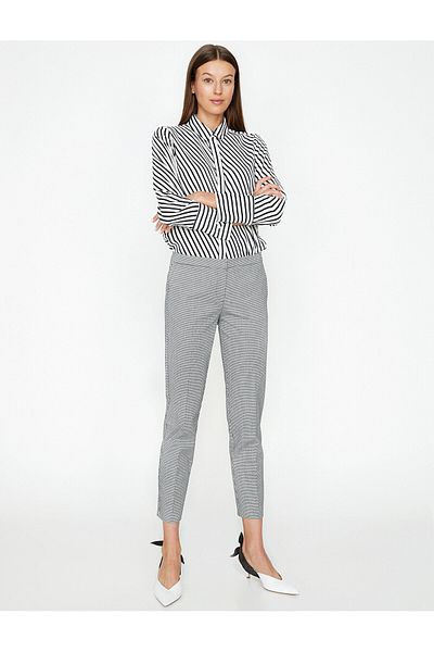 Koton Woman
 Black Square Detailed Trousers 9KAK42367RW