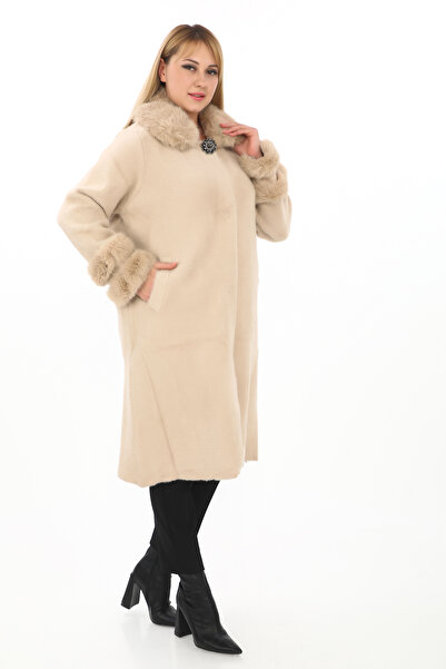 Angora Broş Detaylı Kürk Yaka Ara Boy Angora Kaban