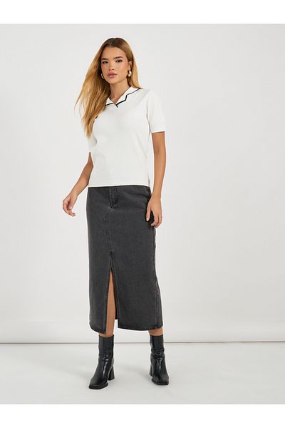 Styli Contrast Collar Accent Regular Fit Knit Top