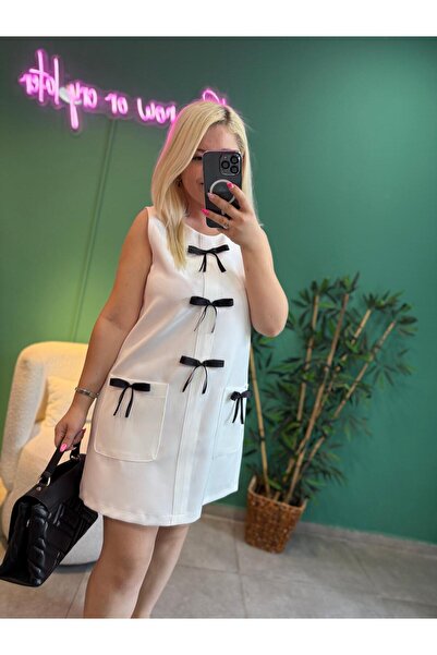 Tuğba Kurdele Detaylı Cepli Beyaz Elbise