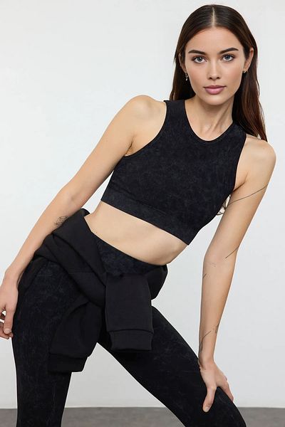 Trendyol Collection Seamless schwarzer gestrickter Sport-BH – gerippt und leicht, nahtlos TWOSS21SS0024