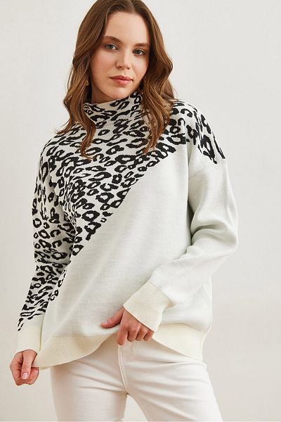 Olalook Pulover de damă, alb, cu detalii leopard, tricotaj blocat KZK- 19000811
