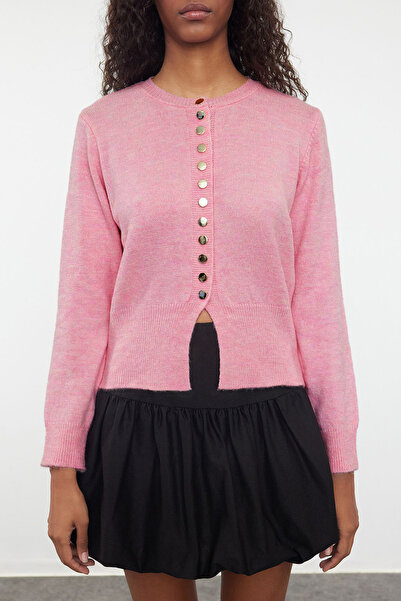 Trendyol Collection Różowy podstawowy kardigan z dzianiny z wyglądem kurtki zapinanej na guziki TWOAW25HI00164