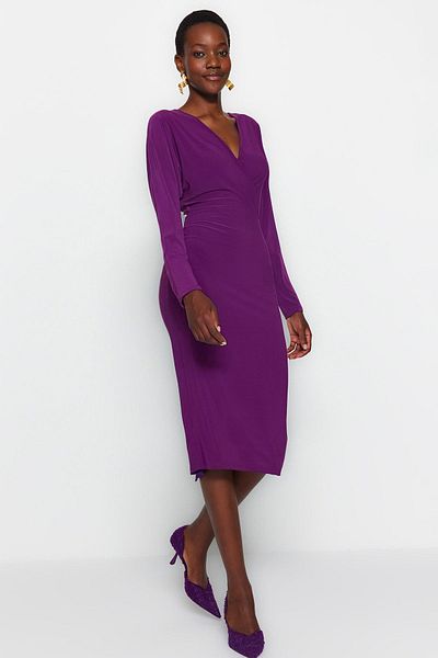Trendyol Collection Lilafarbenes, eng anliegendes, flexibles Midi-Strickkleid mit Fledermausärmeln TWOAW24EL00198