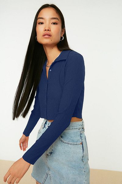Trendyol Collection Námořnická modrá pletená halenka s knoflíkem a výstřihem s výstřihem/texturami TWOAW22BZ0241