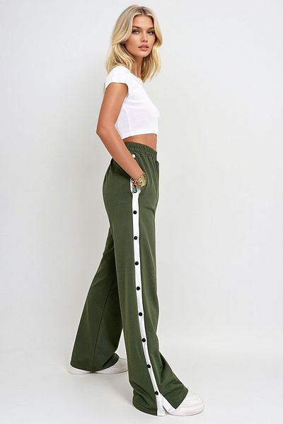 Trend Alaçatı Stili Women's Khaki Wide Leg Pants - Double Pockets and Side Strips Alc-X12713