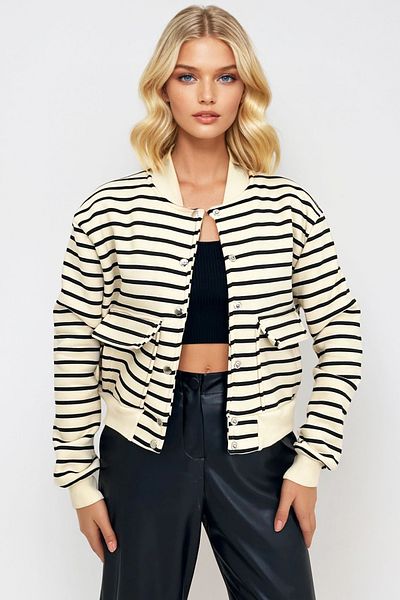 Trend Alaçatı Stili Schwarz gestreifte Crop-Jacke – Druckknopfverschluss, Doppeltaschen, Raster ALC-X10940