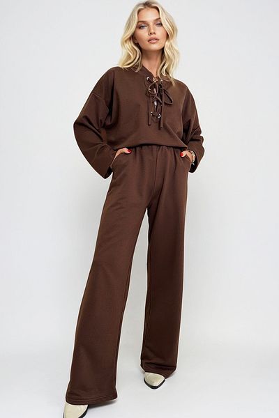Trend Alaçatı Stili Women's Brown Crew Neck Bird Eye Detailed Sweat and Double Pocket Pants Suit Alc-X13283