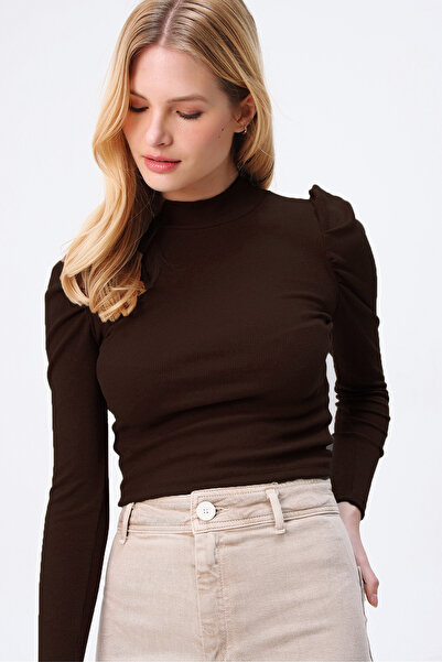 Trend Alaçatı Stili Dámská hořkohnědá košilka s princeznovským rukávem a půlrolákem ALC-X5042