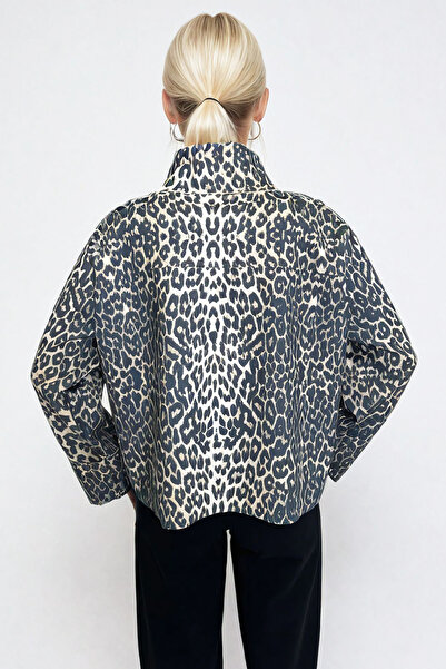Trend Alaçatı Stili Kadın Leopar Gömlek Yaka Çift Cepli Dalgıç Kumaş Leopar Desenli Ceket ALC-X13289