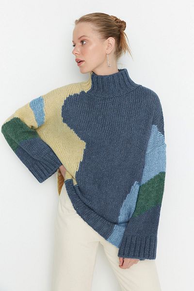 Trendyol Collection Blauer, weicher, strukturierter Farbblock-Strickpullover mit weitem Schnitt TWOAW20XS0047