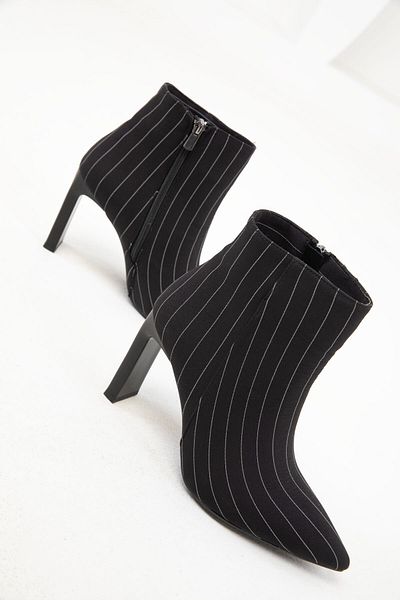 SOHO Schwarze Damenstiefel und Stiefeletten aus mattem Satin 20085