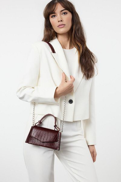 TRENDYOL SHOES Burgundy Textured Crossbody Women's Mini City Bag 
 TWOAW25OC00001