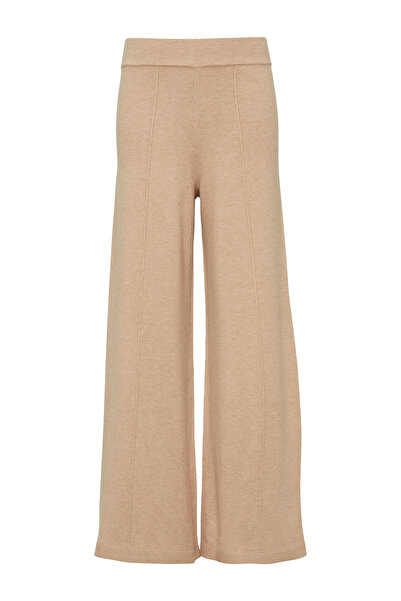 s.Oliver Ležérní střih – rozšířené kalhoty, střední délka, měkký a tvarovaný vnitřek