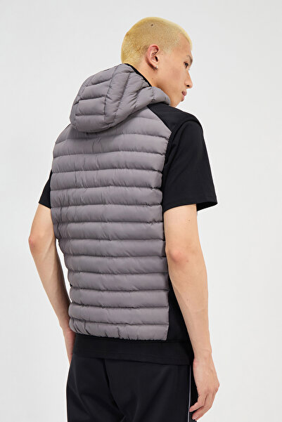 Ellesse Herados Gilet - pohodlný střih a stylový design