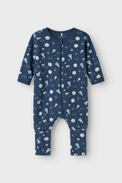 Name it NBMNIGHTSUIT 2P ZipFF - Dark Space Noos Fabric