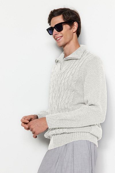 Trendyol Collection Ecrufarbener Pullover aus Haarstrick – halber Rollkragen, normale Passform TMNAW24KZ00047