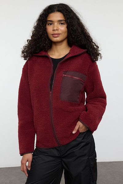 Trendyol Collection Burgunderfarbenes Fleece-Strick-Sweatshirt mit Reißverschlusstaschen – Stehkragen TWOAW24SW00071