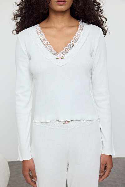 Trendyol Collection Bílá bavlněná růže Příslušenství Ruched Rib Knitted Pyžamo Set THMAW25PT00233