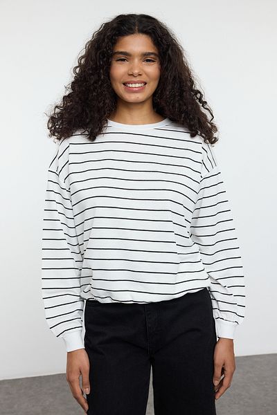 Trendyol Collection Bílá 2 příze Crew Neck Prokládané Regular Pletená mikina Twoaw25Sw00324