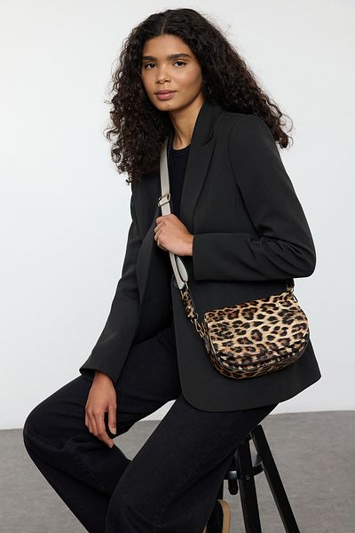 TRENDYOL SHOES Geantă de damă cu curea încrucișată maro cu model leopard TWOAW25OC00003