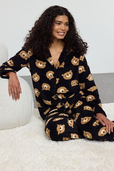 Trendyol Collection Wellsoft Winter Knitted Pajamas Set with Black Teddy Bear Thmaw25Pt00054