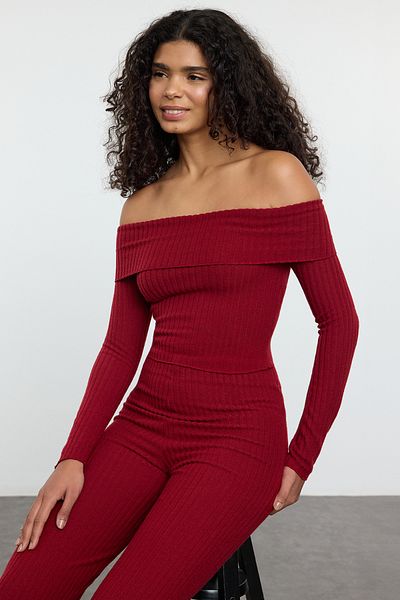 Trendyol Collection Bluză tricotată cu nervuri elastice bordeaux - guler Carmen, TWOAW25BZ00313