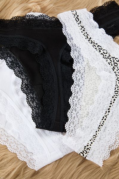 Trendyol Collection 3er-Pack Schwarz-Weiß-Leoparden-Spitzen-Baumwoll-Tanga-Höschen THMSS24KU00003