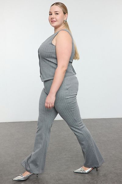 Trendyol Curve Gestreifte Schlaghose mit hoher Taille – weites Bein, Übergröße TBBAW25AR00004