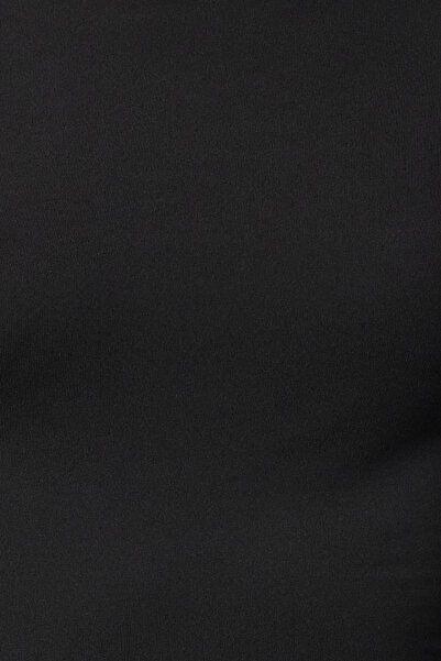 Trendyol Collection Pružné černé pletené tělo na zapínání – dlouhý rukáv, člunový krk, vypasované tělo TWOAW25BD00000