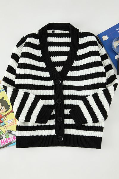 TRENDYOLKIDS Černý dívčí oversize cardigan Tkdaw25Hi00008