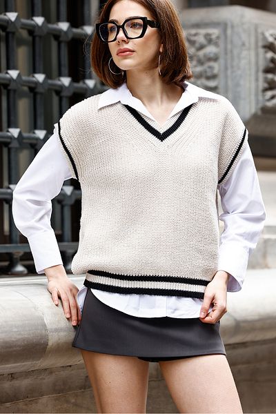 Cloudy Kids V-Neck Women's Sweater
