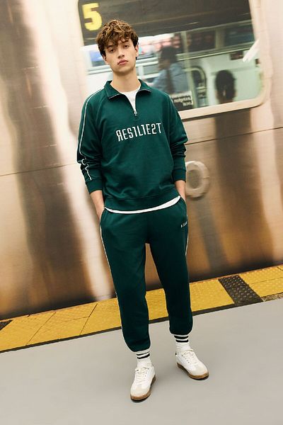 DeFacto Boxy Fit Stehkragen-Sweatshirt mit Reißverschluss und Aufdruck D1782AX24WN