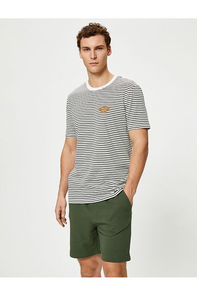 Koton Basic-Webshorts mit Spitzenbund und Taschendetail