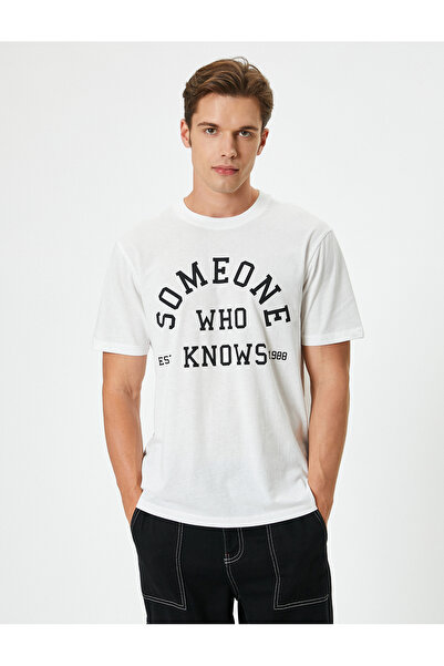 Koton Μπλουζάκι με στάμπα με σλόγκαν με κοντό μανίκι με λαιμόκοψη βαμβακερή κανονική εφαρμογή