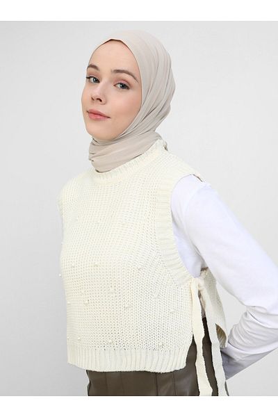 Por La Cara Knitwear Sweater - Bone Detailed - Por La Cara Model