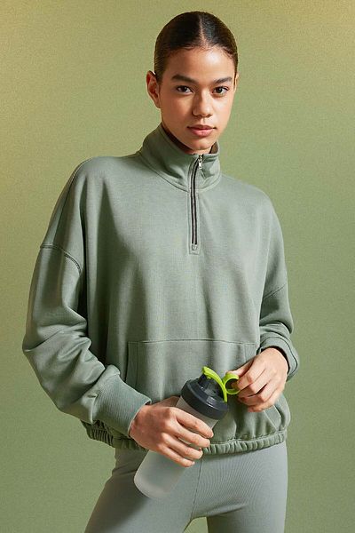 DeFacto Crop-Sport-Sweatshirt mit Stehkragen – elastischer Rock, Basic-Modell C3747ax24sp