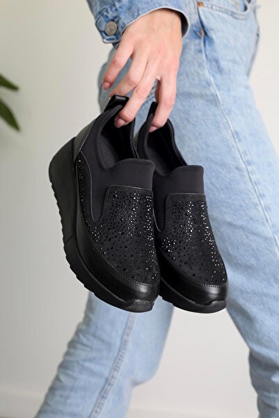 Stil Durağı HC3620 MODEL 4 CM TABANLI TAŞ DETAYLI SPOR AYAKKABI YENİ SEZON SIY.TAS