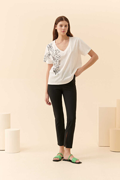 Roman V Yaka Baskılı T-Shirt Beyaz Y2354110_002