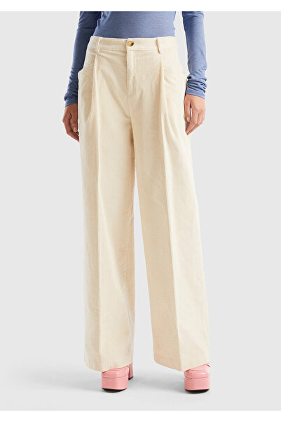 United Colors of Benetton Βελούδινο Κρεμ Πλισέ Παντελόνι με φαρδιά μπατζάκια
